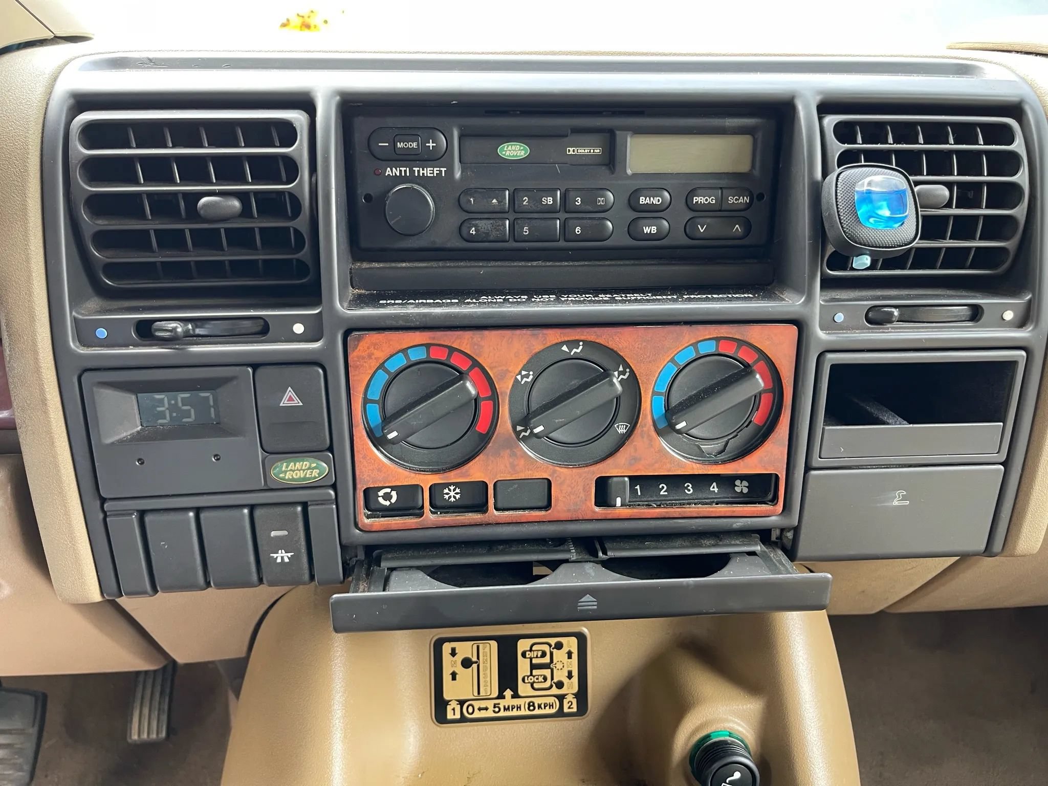 Used 1999 Land Rover Discovery SD AWD/4WD image 11