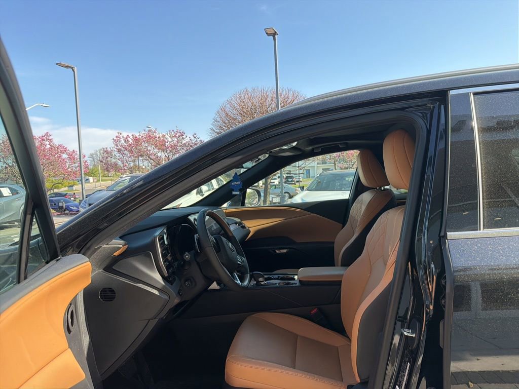 Used 2025 Lexus RX 350 Premium w/ Accessory Package image 25