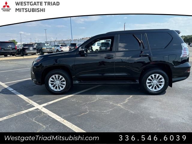 Used 2023 Lexus GX 460 Premium w/ Premium Package image 4