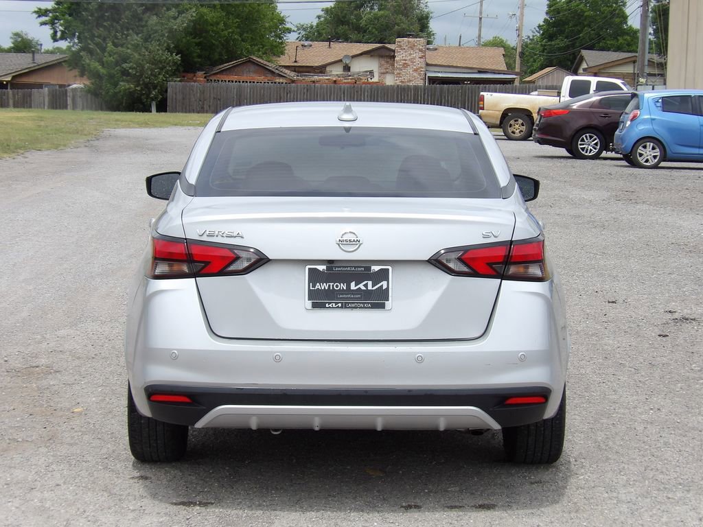 Used 2020 Nissan Versa SV FWD image 7