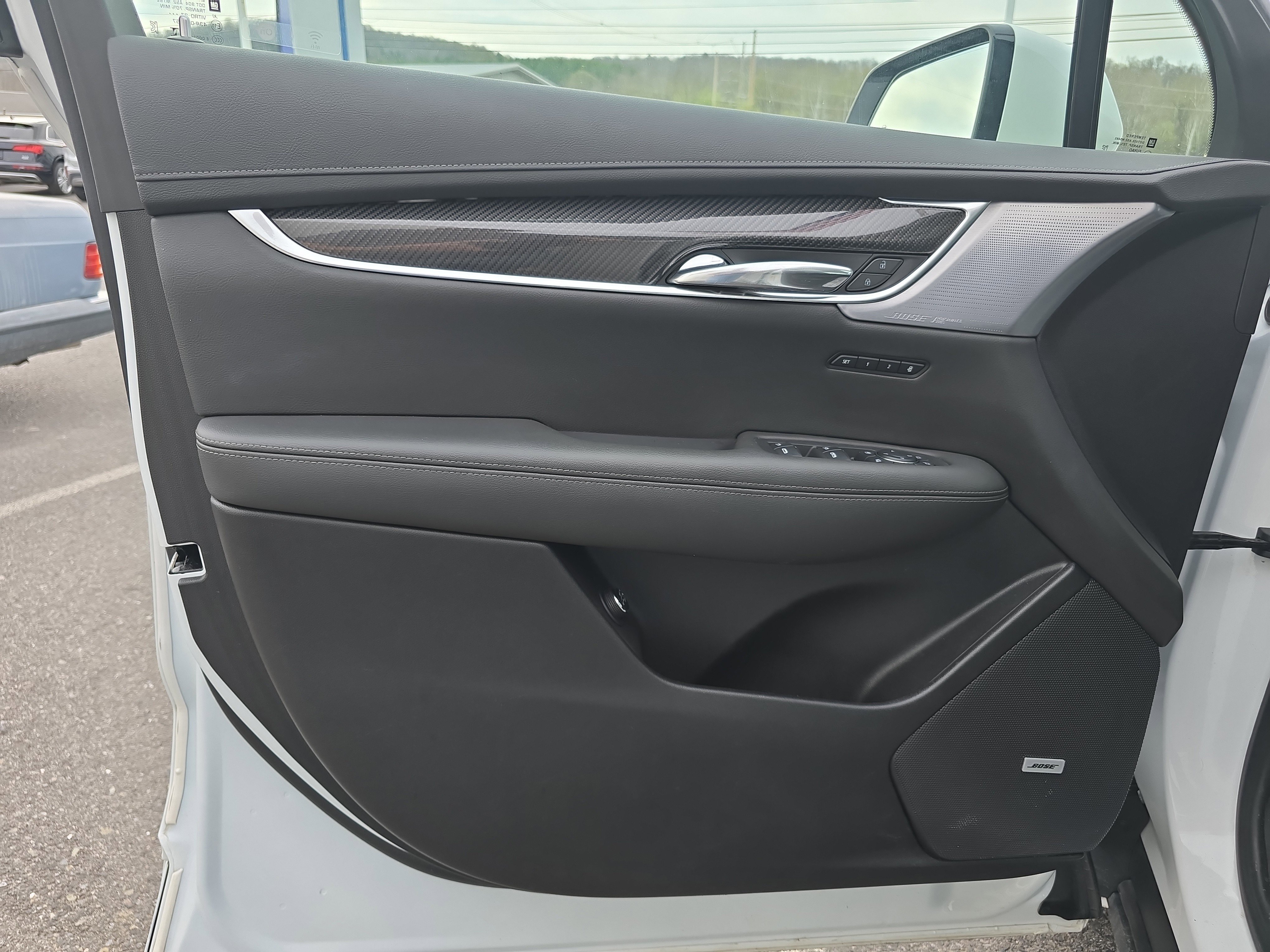 Used 2024 Cadillac XT6 Sport w/ LPO, Onyx Lite Package AWD/4WD image 17