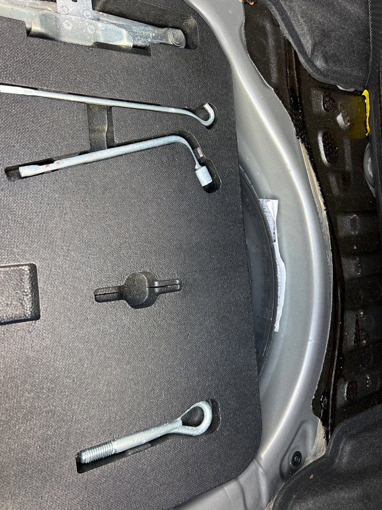 Used 2012 INFINITI G37 x w/ Premium Pkg image 23