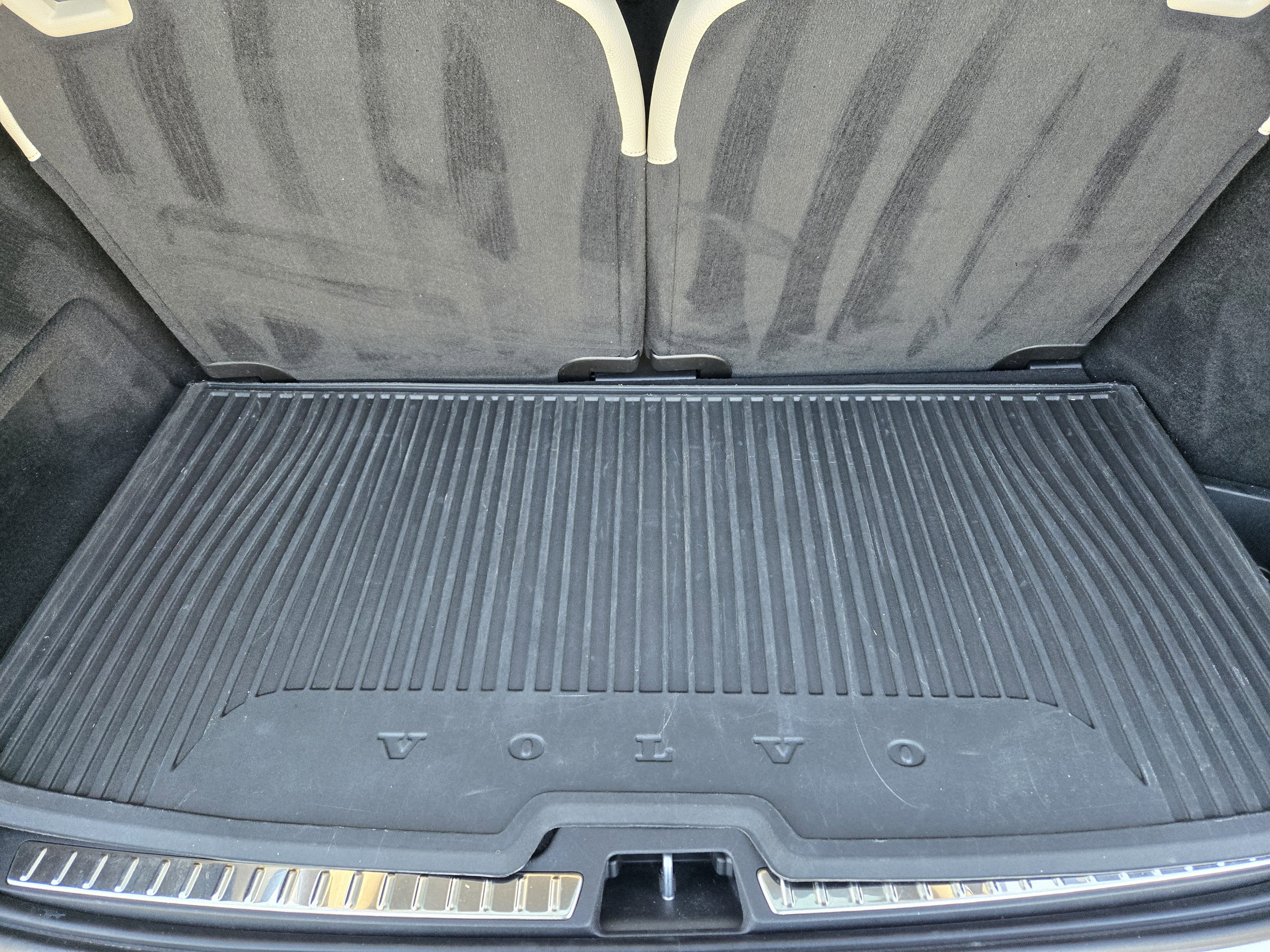 Used 2023 Volvo XC90 T8 Core w/ Protection Package Premier image 44