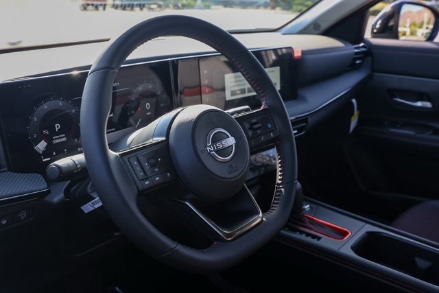 New 2025 Nissan Kicks SR image 14