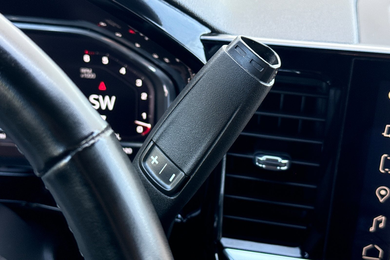 Used 2025 GMC Sierra 1500 SLT image 27