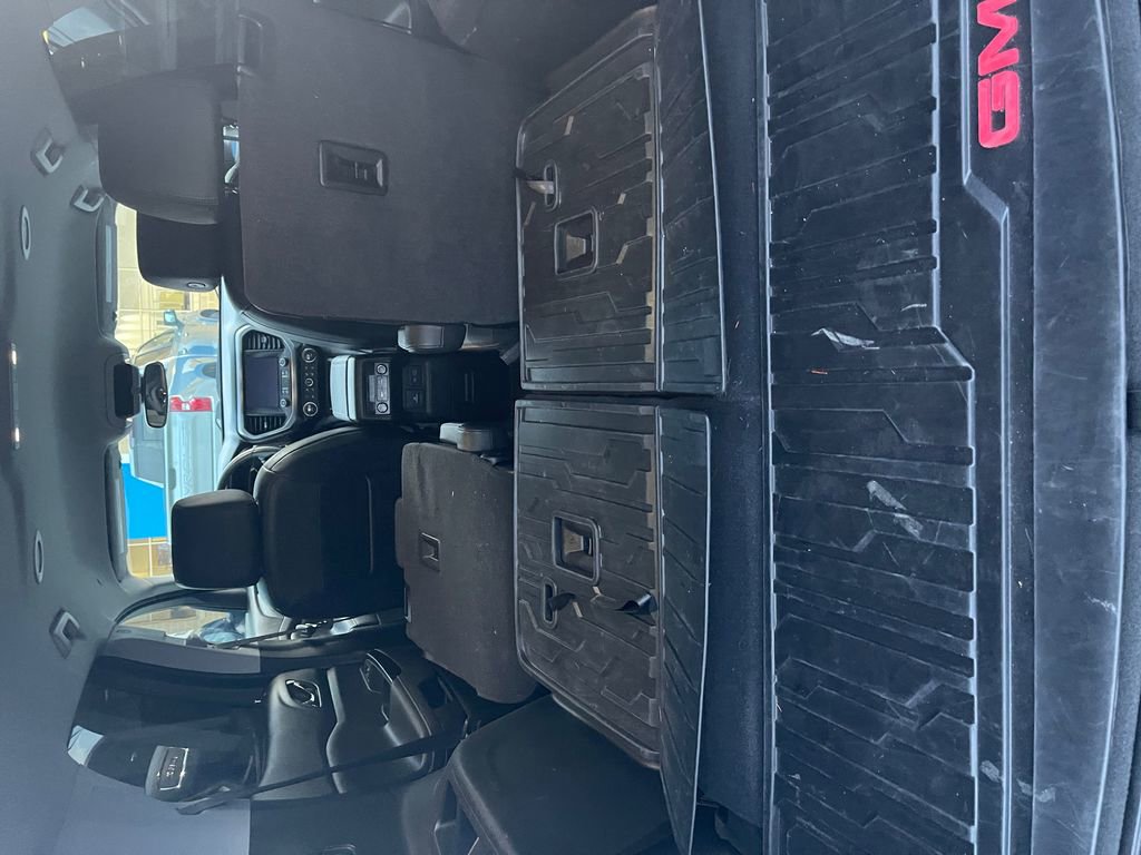 Used 2023 GMC Acadia AT4 w/ Technology Package image 30