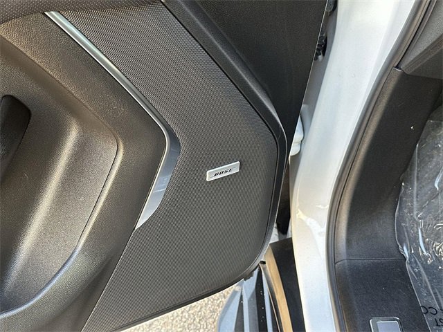 Used 2024 GMC Yukon SLT image 23