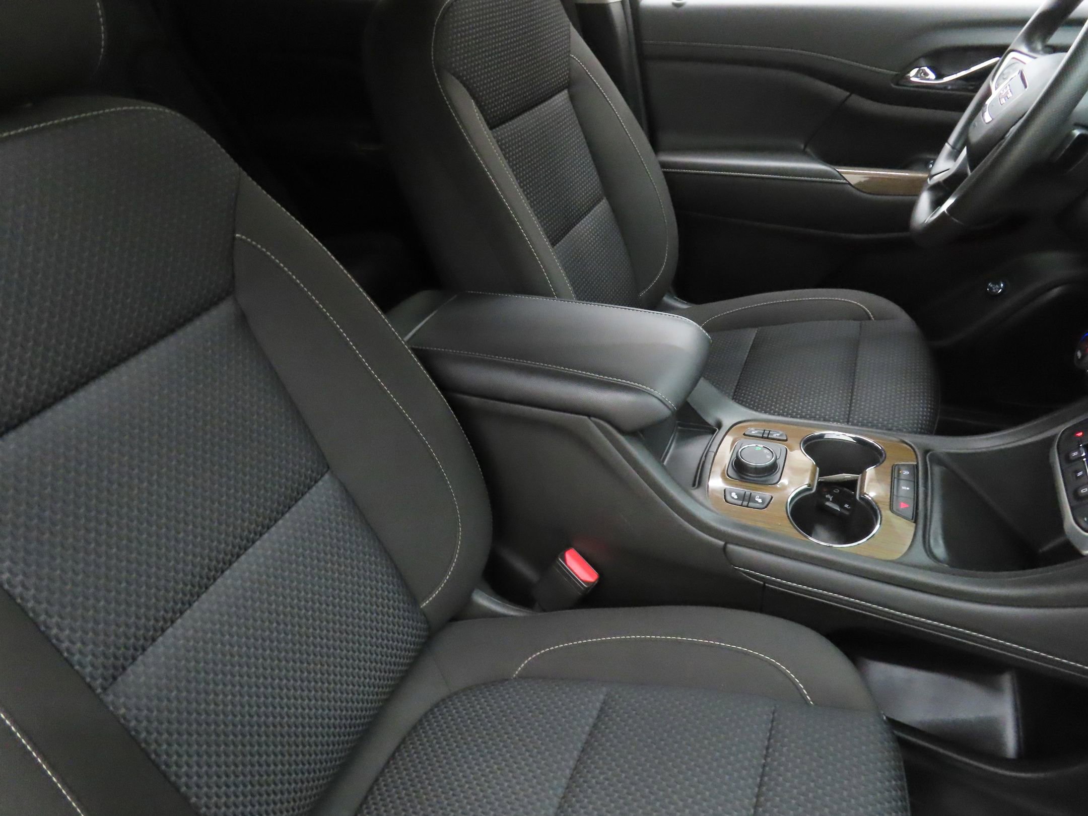Used 2023 GMC Acadia SLE w/ Driver Convenience Package image 26