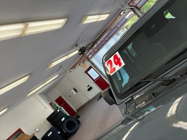 Certified 2024 Jeep Wrangler Unlimited AWD/4WD image 39