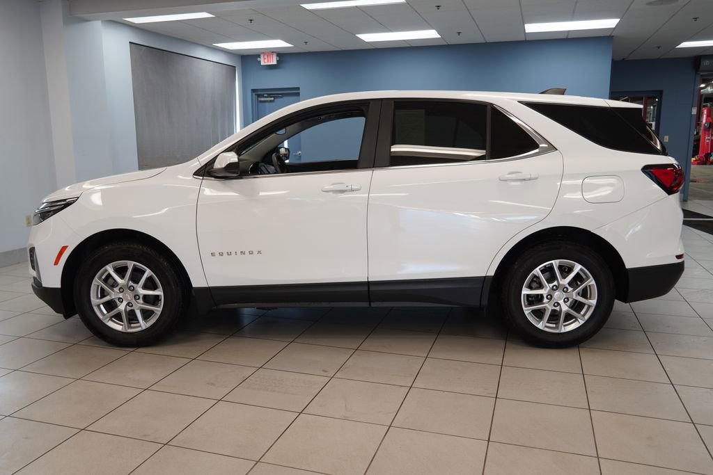 Used 2023 Chevrolet Equinox LT FWD image 2