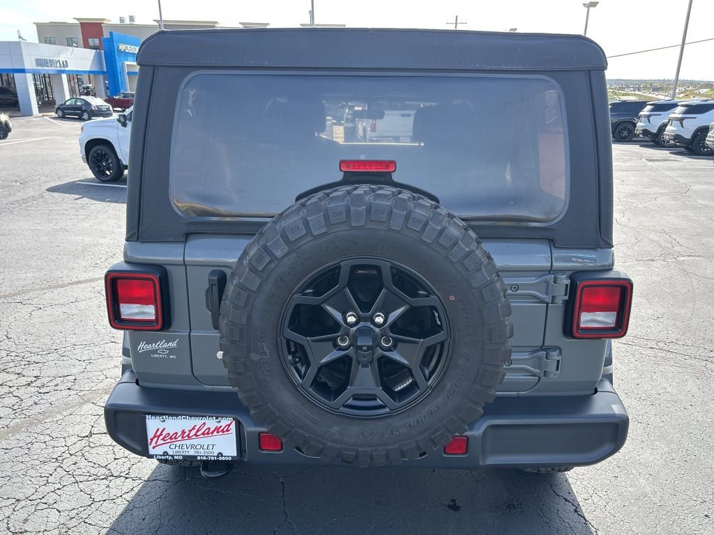 Used 2018 Jeep Wrangler Unlimited Sahara image 7