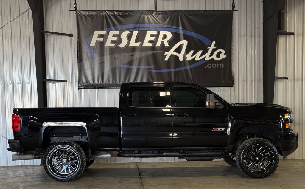 Used 2019 Chevrolet Silverado 2500 LTZ w/ Midnight Edition AWD/4WD image 1