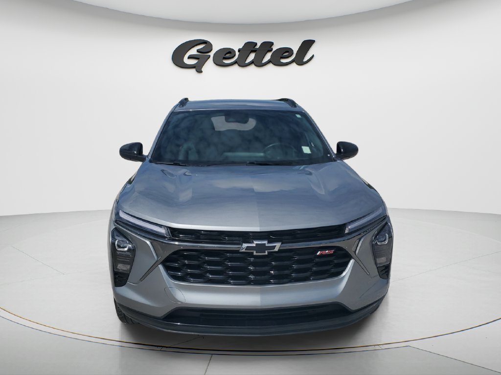 Used 2025 Chevrolet Trax RS w/ Driver Confidence Package FWD image 2