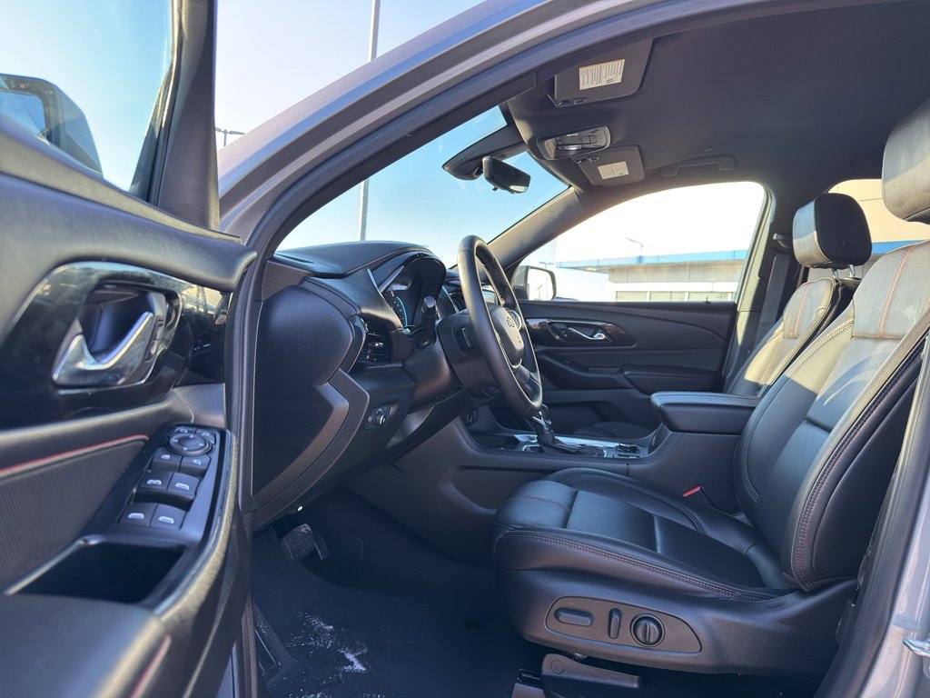 Used 2023 Chevrolet Traverse RS image 12