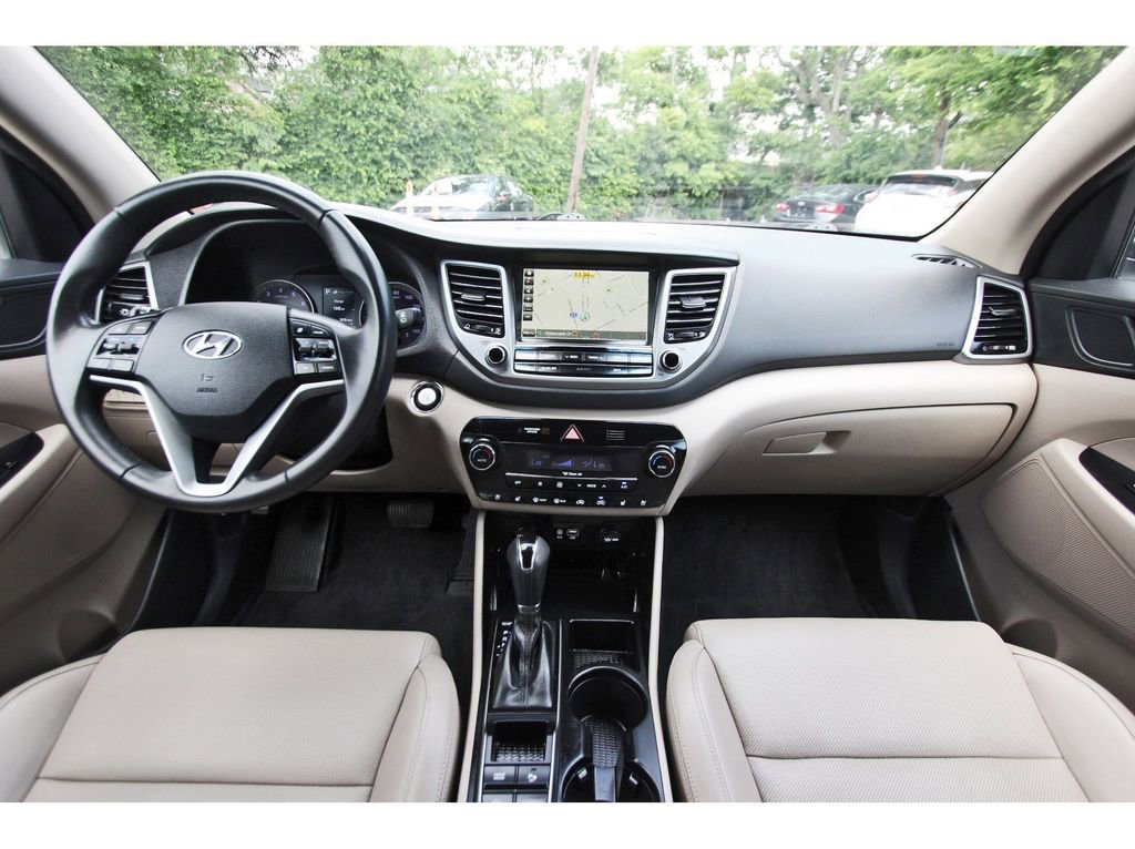 Used 2016 Hyundai Tucson Limited w/ Option Group 03 FWD image 7