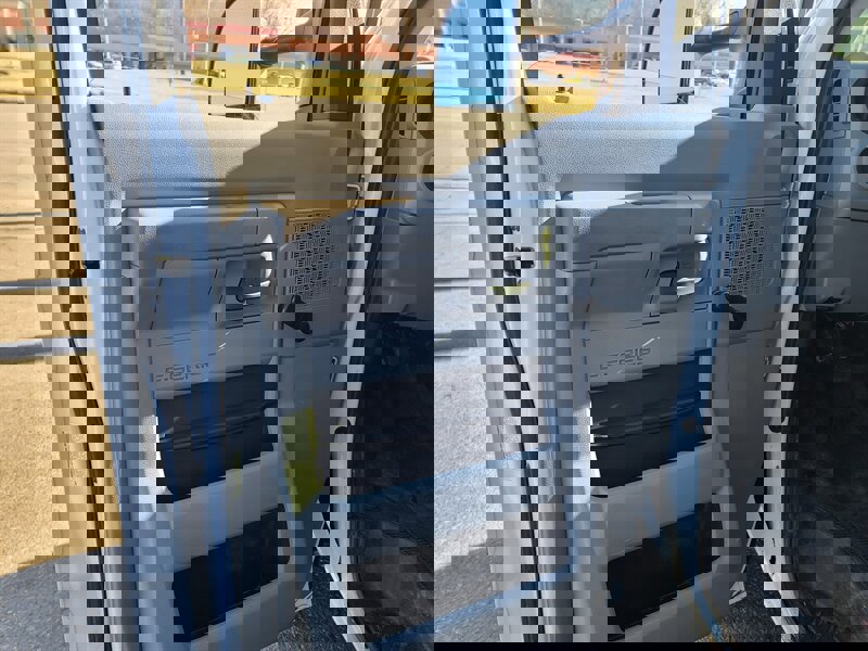 Used 2016 Ford E-450 and Econoline 450 Super Duty image 8