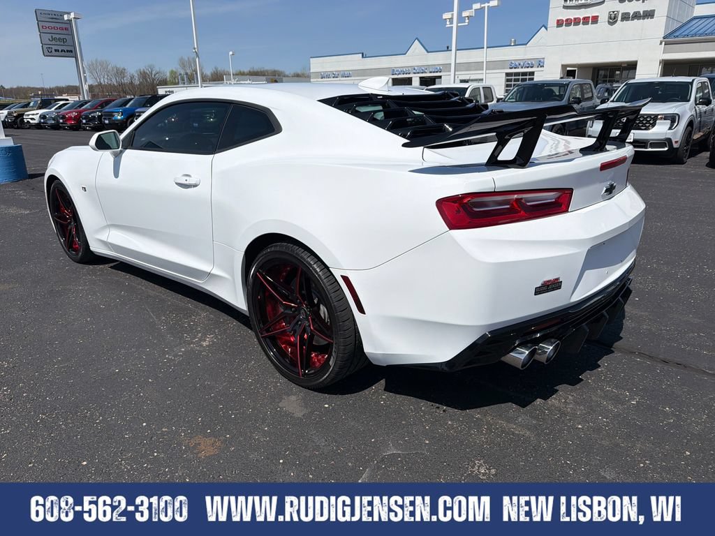 Used 2018 Chevrolet Camaro SS RWD image 3