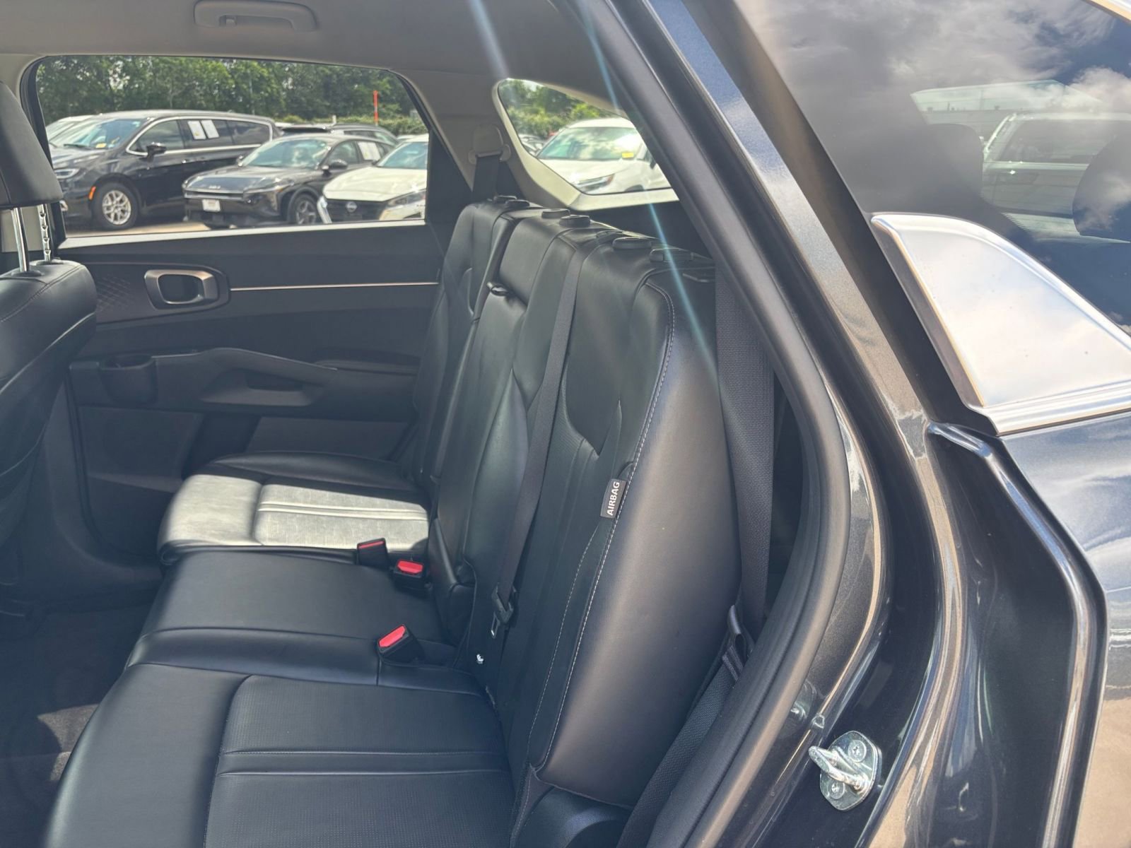 Used 2024 Kia Sorento S FWD image 28