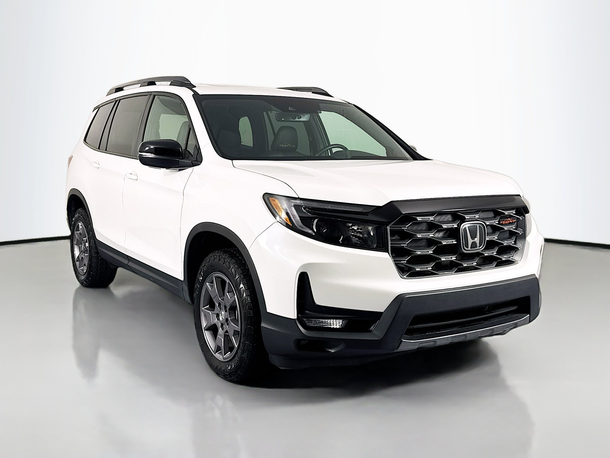 Certified 2024 Honda Passport TrailSport image 3