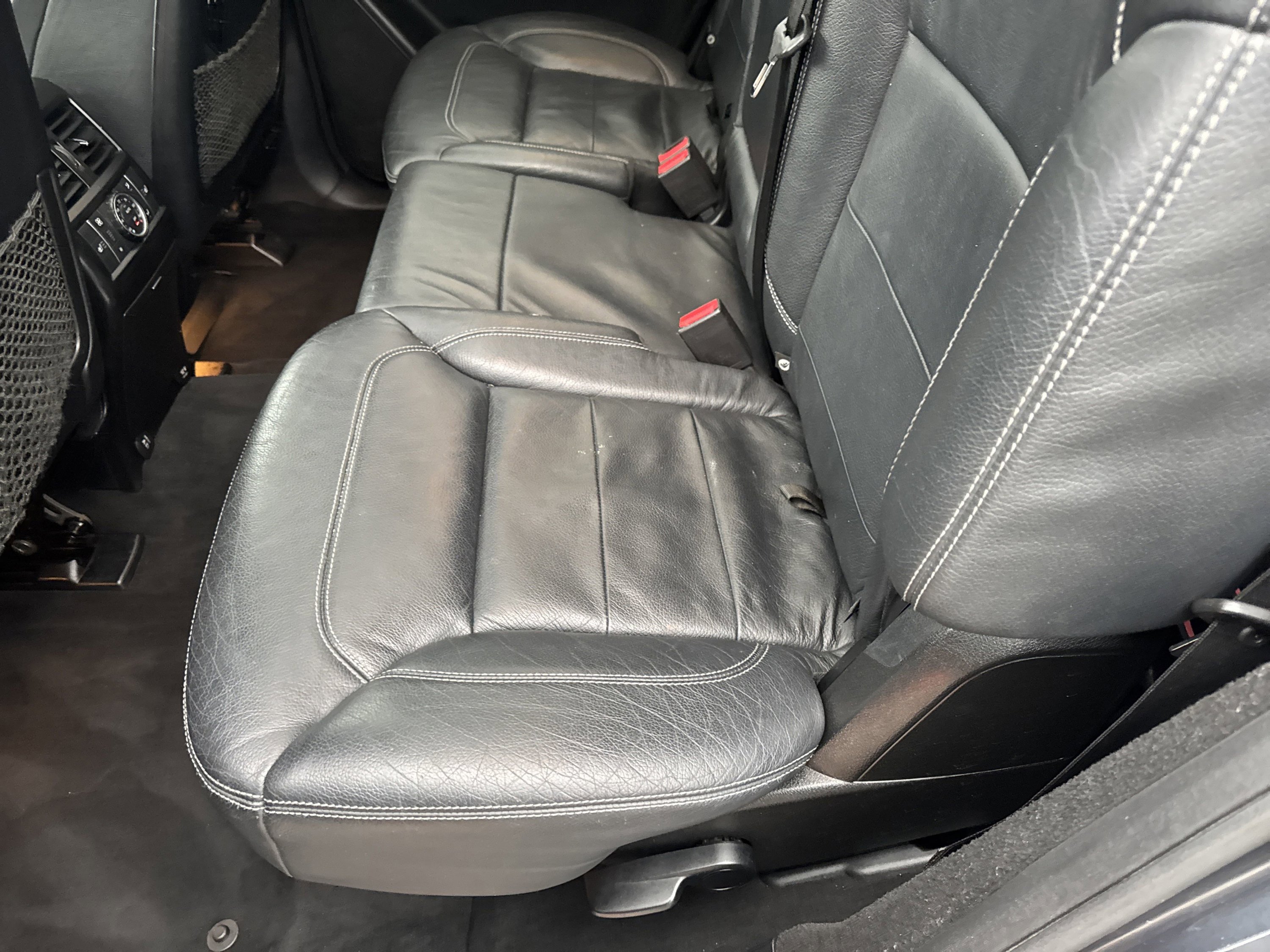 Used 2015 Mercedes-Benz GL 550 4MATIC image 24