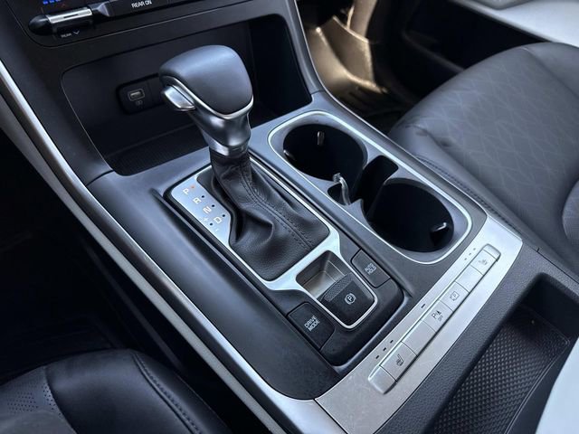 Used 2023 Kia Carnival LX FWD image 26