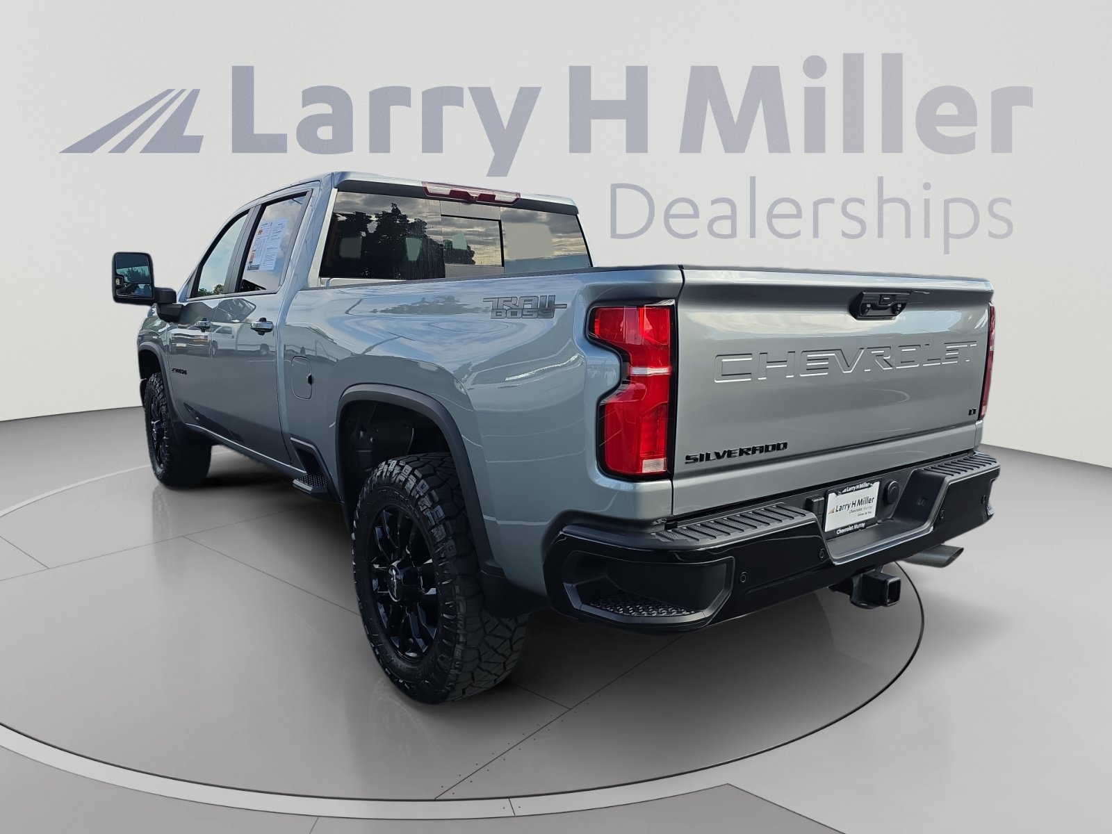 Used 2025 Chevrolet Silverado 2500 LT w/ Trail Boss Package AWD/4WD image 3