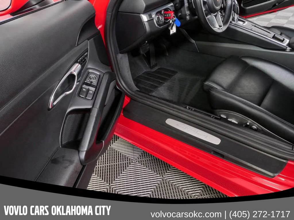 Used 2018 Porsche 718 Cayman RWD image 14