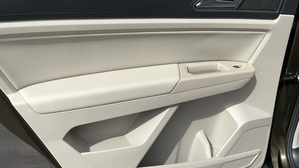 Used 2019 Volkswagen Atlas SE w/ Towing Package image 15