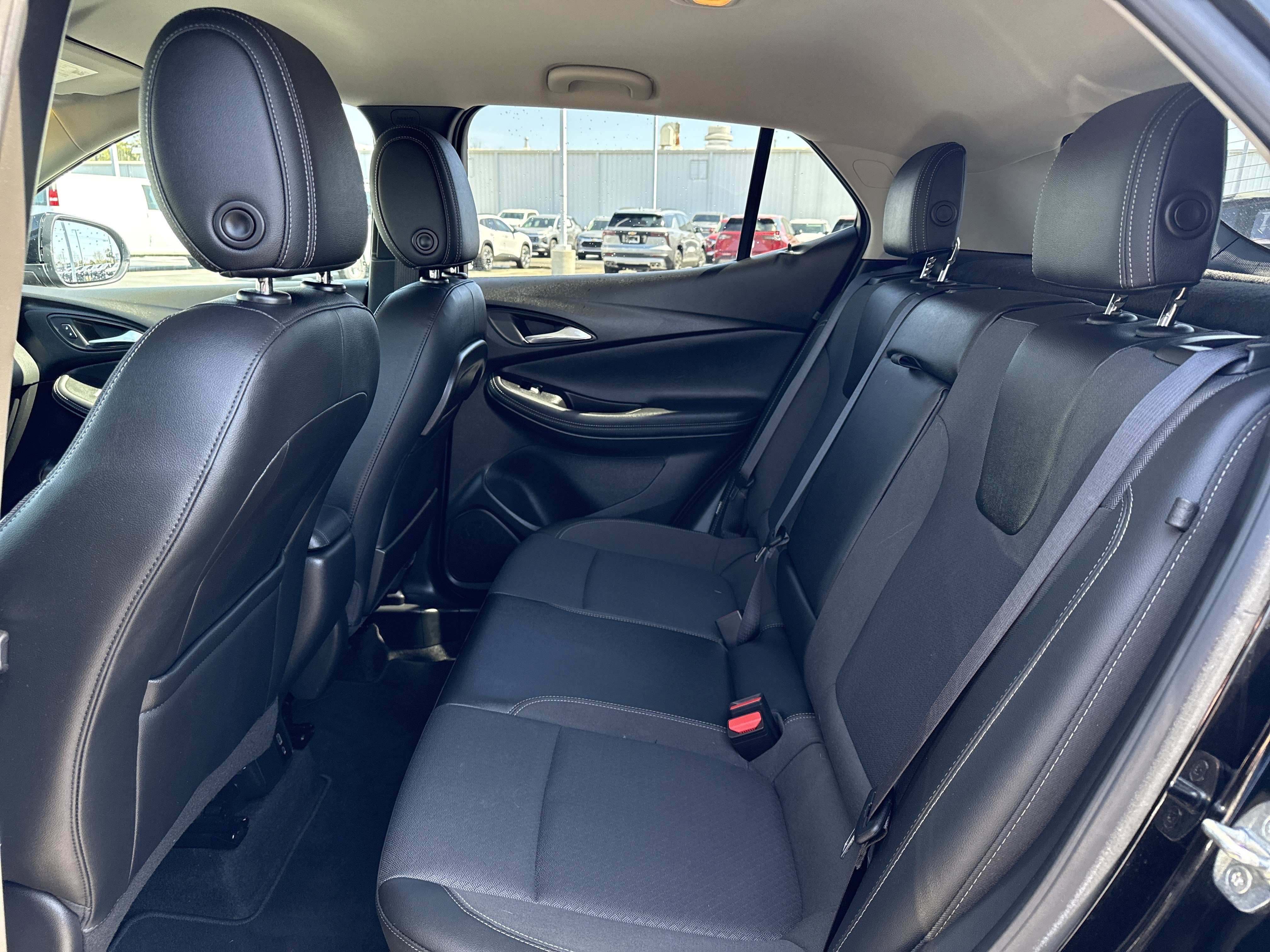 Used 2022 Buick Encore GX Select w/ Sport Touring Package image 39