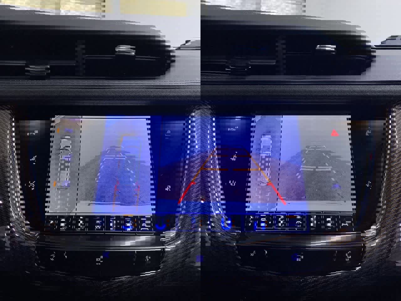 Used 2020 Cadillac XT6 Premium Luxury w/ Platinum Package image 27