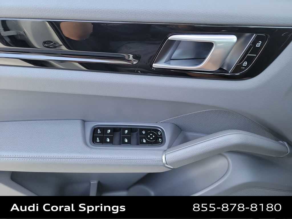 Used 2021 Porsche Cayenne image 27