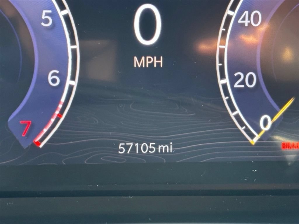 Used 2024 Jeep Grand Cherokee Altitude RWD image 9