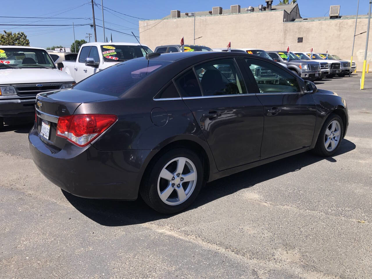 Used 2016 Chevrolet Cruze LT w/ Technology Package image 2