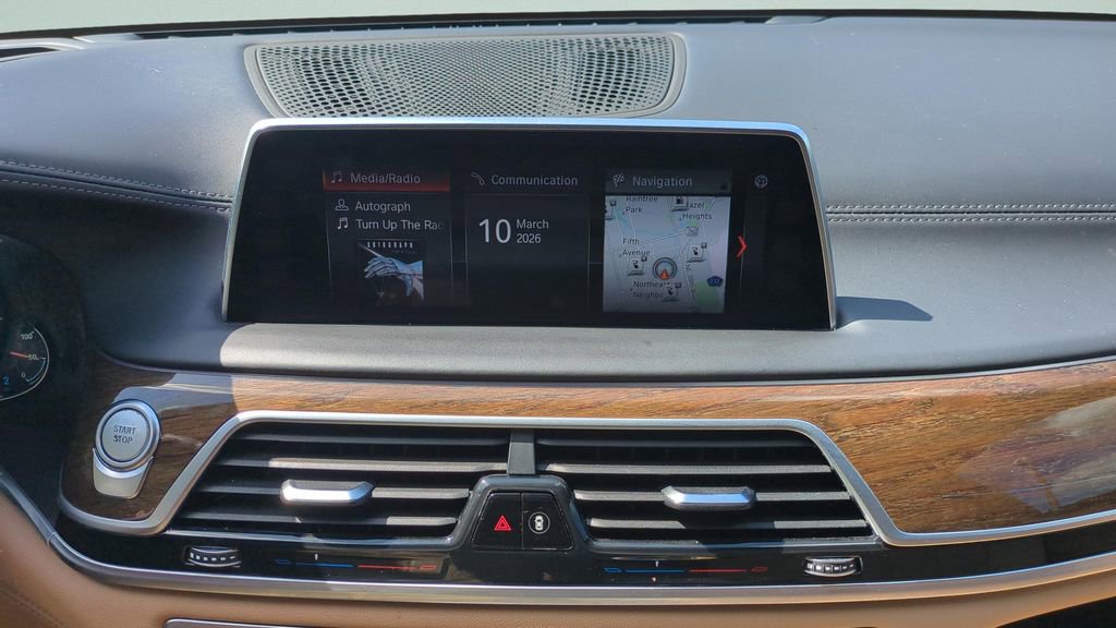 Used 2018 BMW 740e xDrive image 24