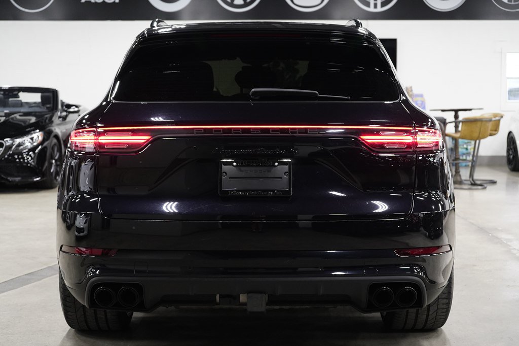 Used 2021 Porsche Cayenne Turbo S AWD/4WD image 4