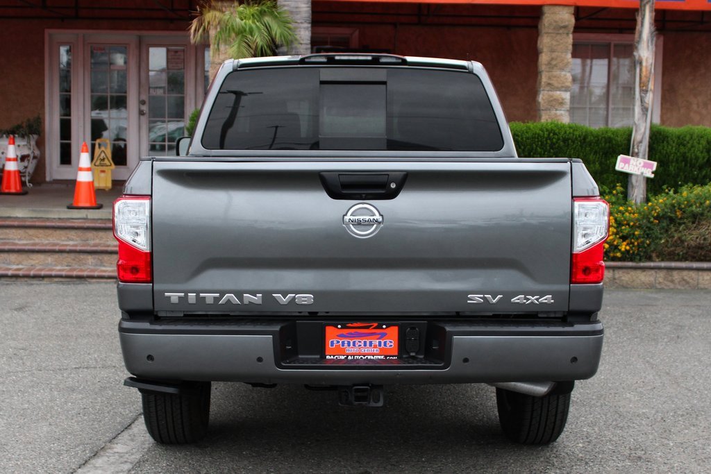Used 2021 Nissan Titan SV w/ SV Convenience Package image 7
