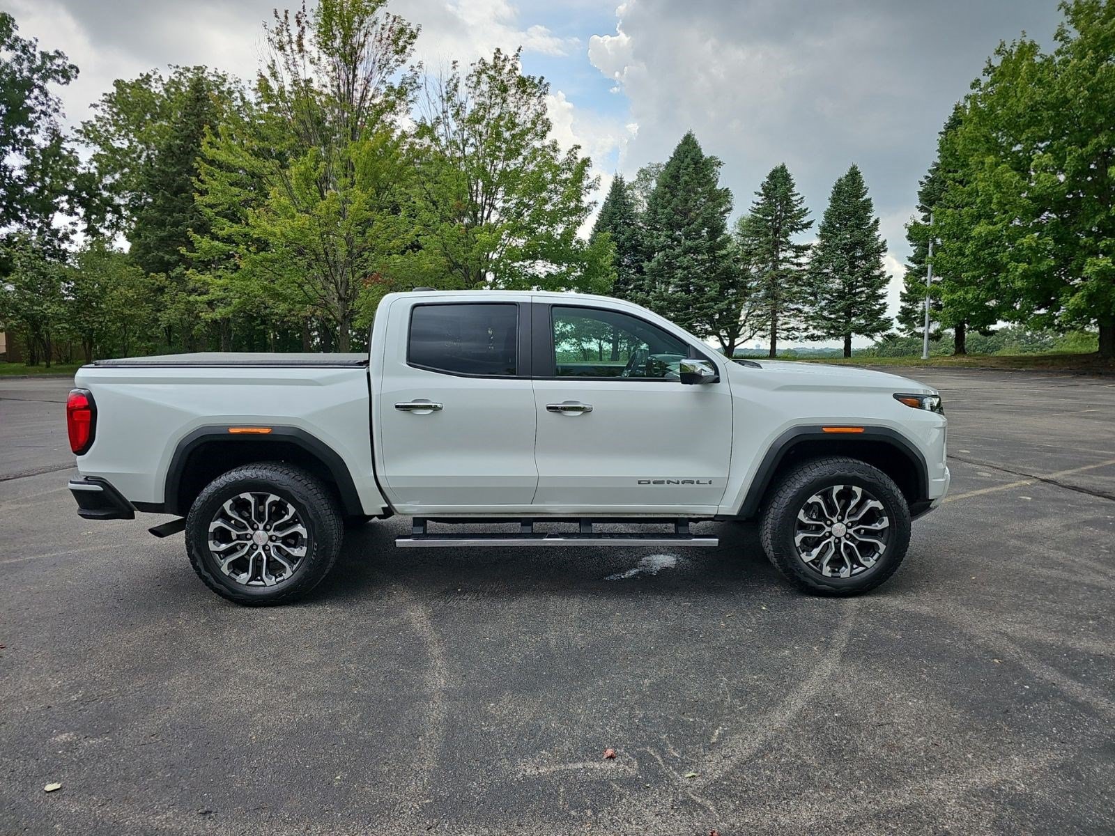 Used 2025 GMC Canyon Denali AWD/4WD image 7