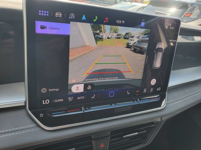 Certified 2025 Volkswagen Tiguan SE R-Line FWD image 32