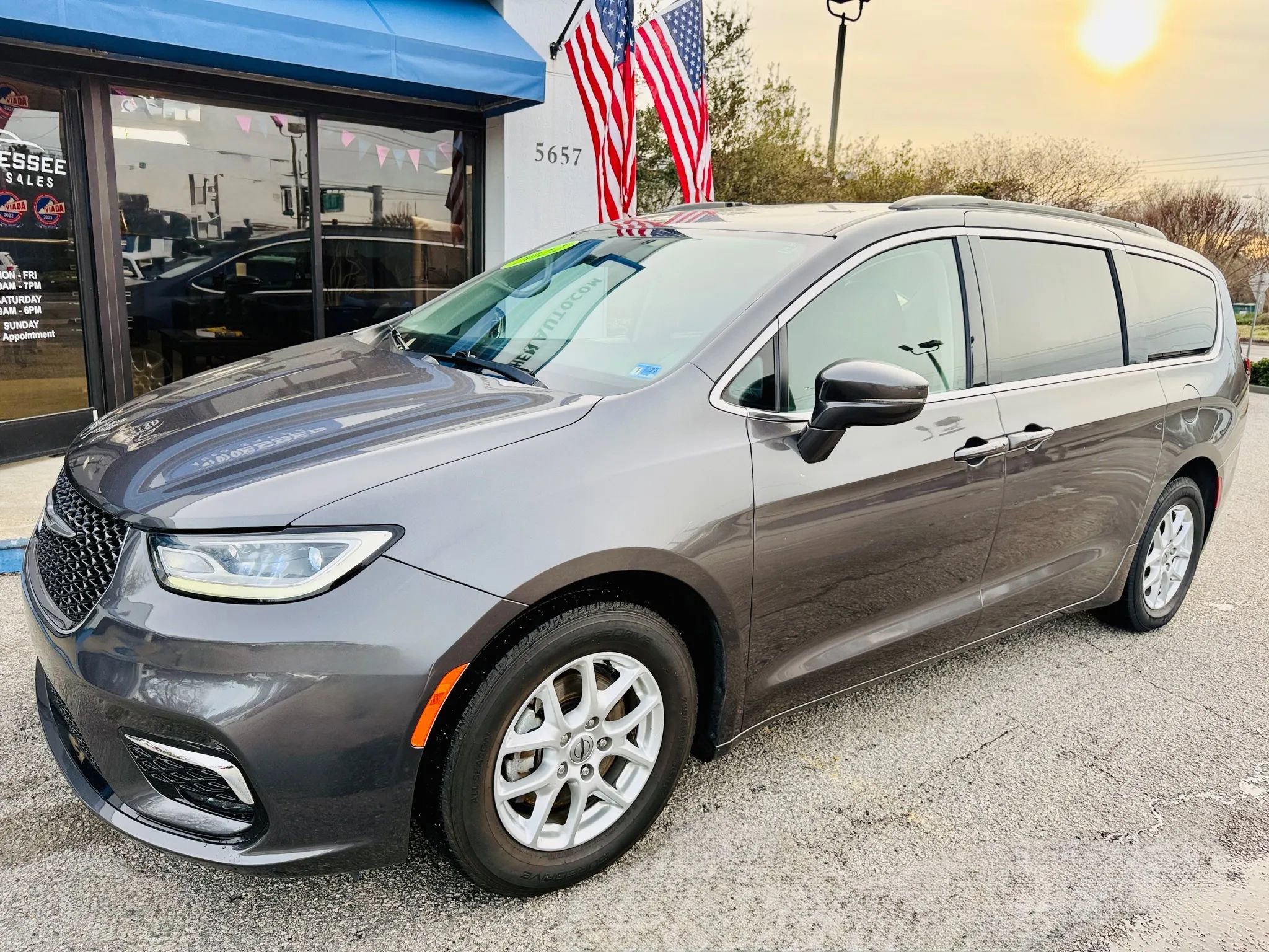 Used 2022 Chrysler Pacifica Touring-L FWD image 45