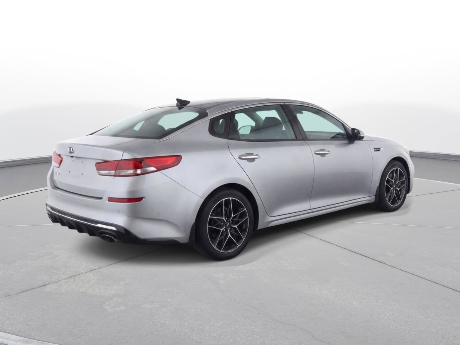 Used 2020 Kia Optima SE image 4