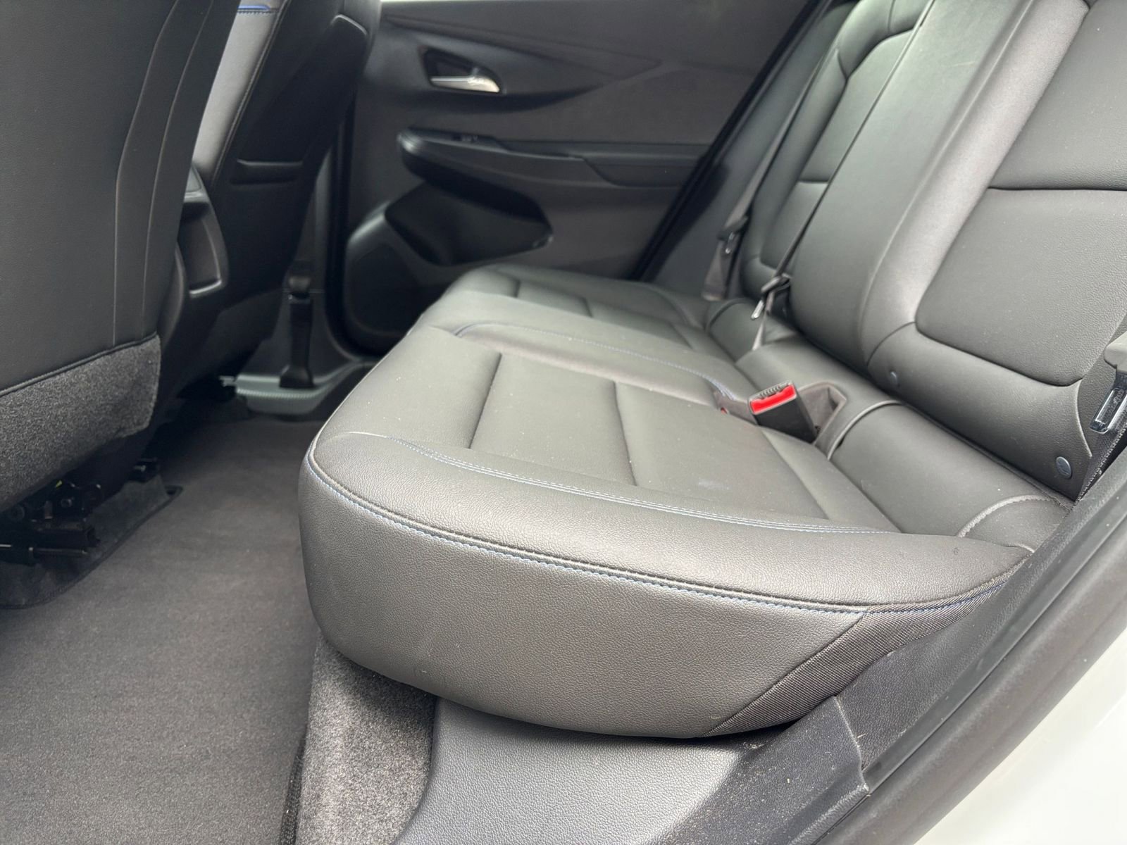 Used 2025 Buick Envista Sport Touring image 25