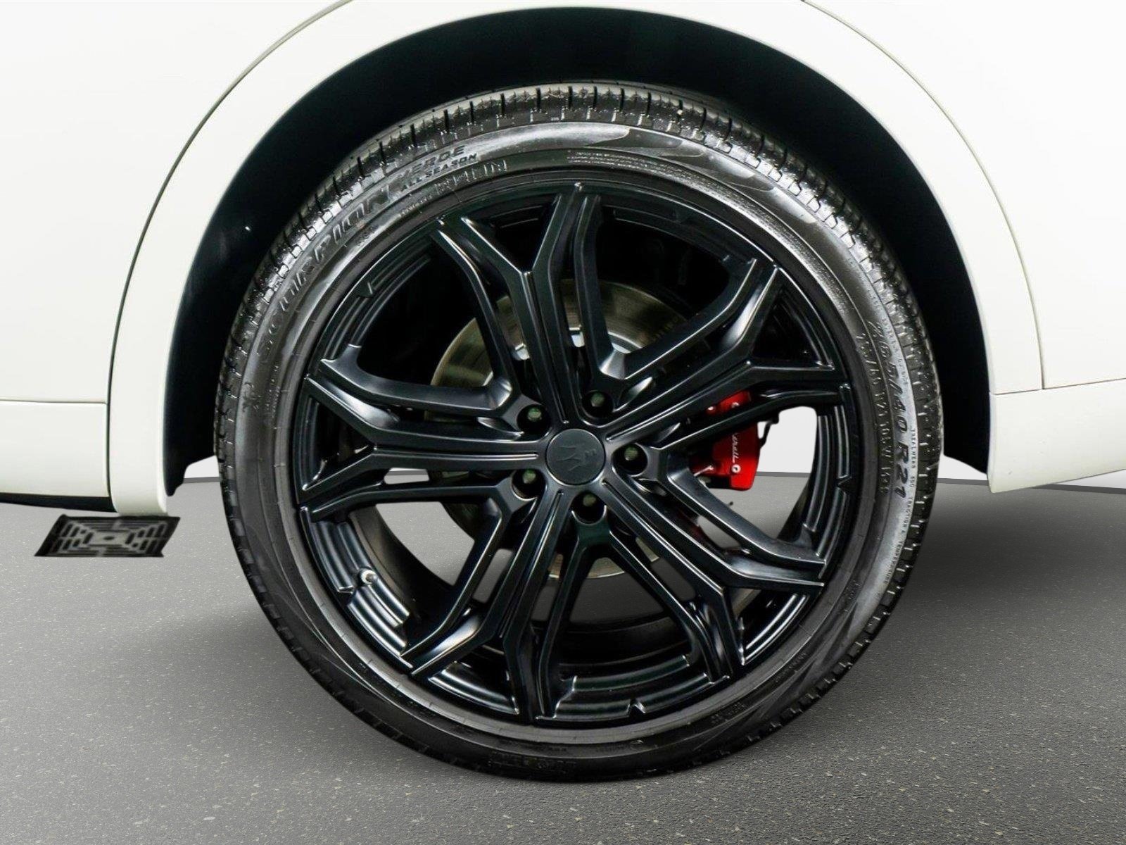 Used 2023 Maserati Levante GT AWD/4WD image 15
