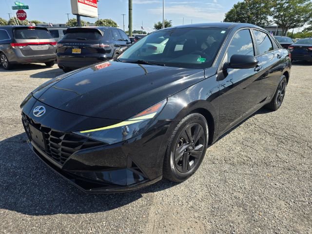 Used 2021 Hyundai Elantra SEL image 3