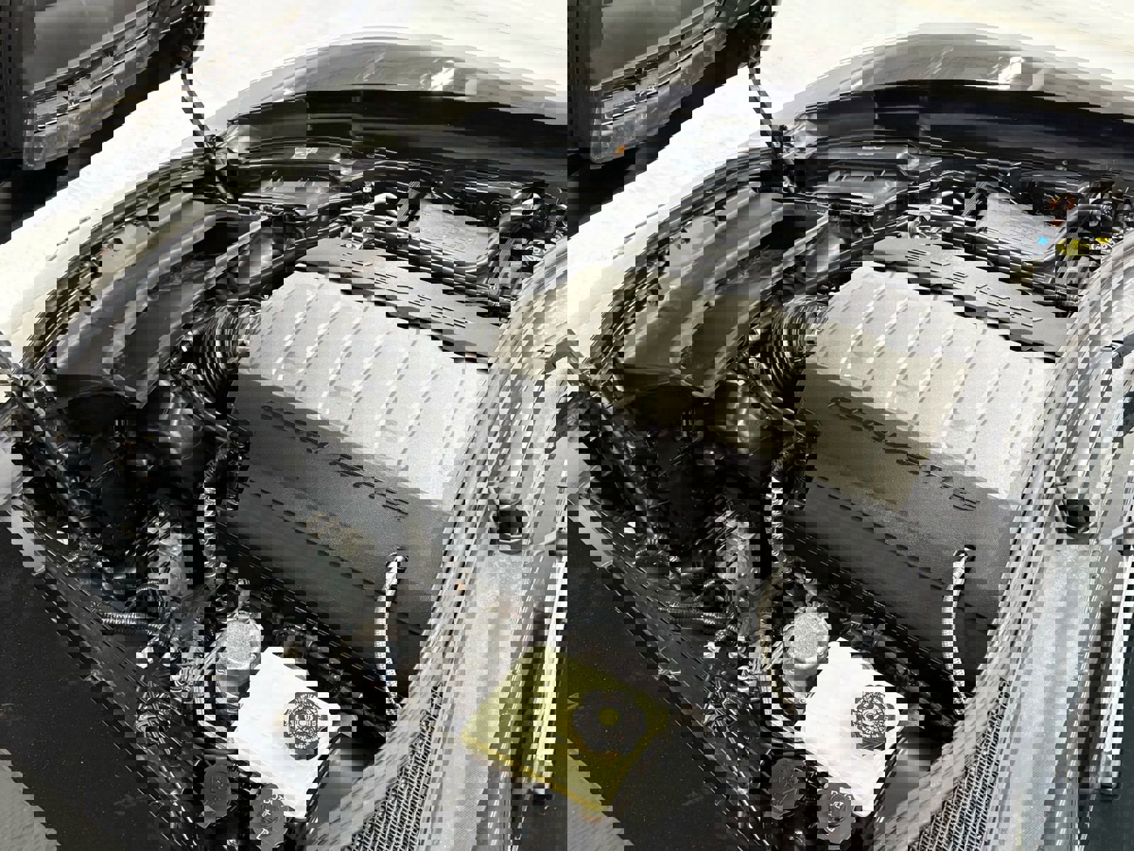 Used 2016 Chevrolet Corvette Stingray Coupe w/ Carbon Flash Badge Package RWD image 33