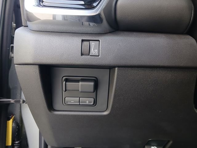 New 2025 GMC Canyon Elevation w/ Convenience Package RWD image 28