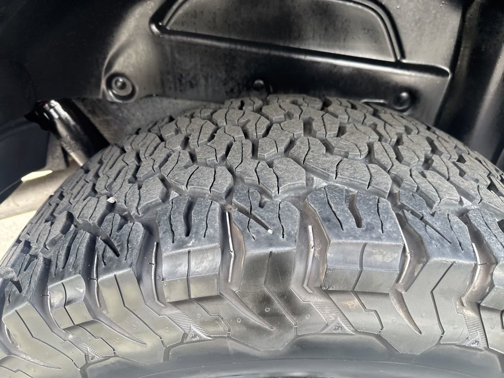 Certified 2021 Jeep Wrangler Unlimited Rubicon w/ Xtreme Recon 35" Tire Package image 13