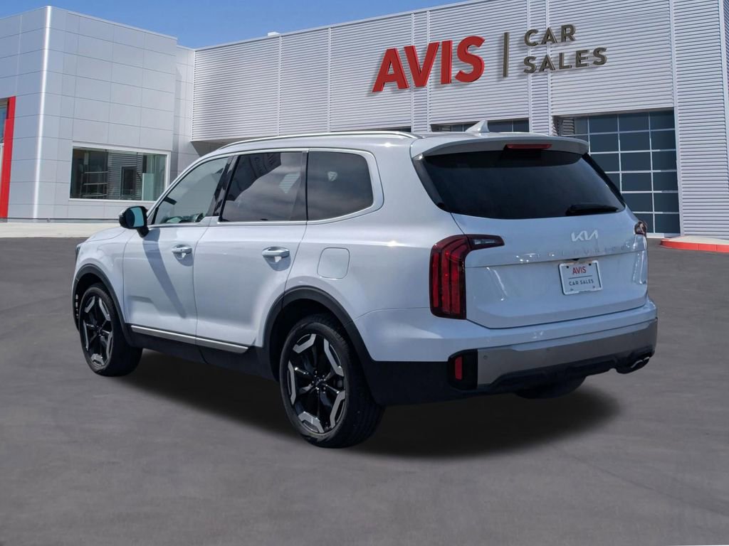 Used 2025 Kia Telluride S image 9