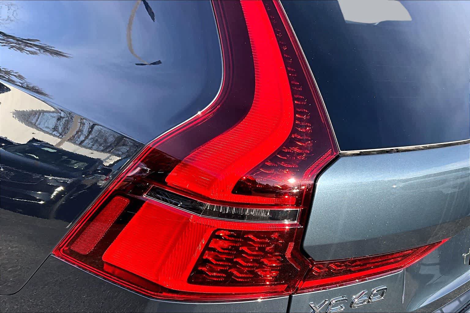 New 2026 Volvo XC60 B5 Plus w/ Protection Package Premier AWD/4WD image 5