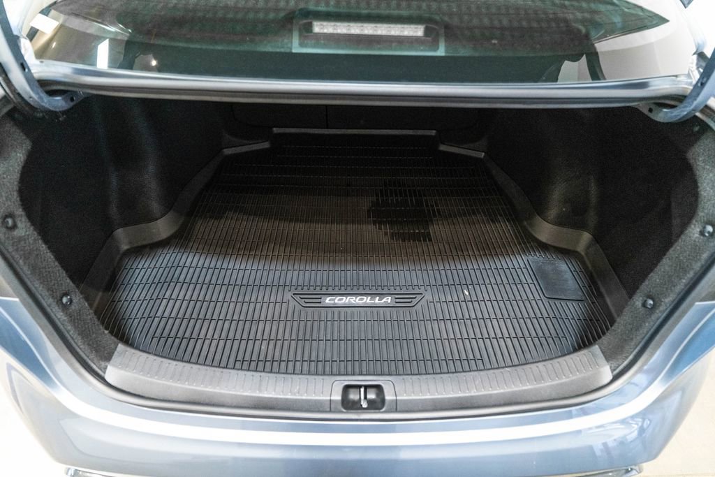 Used 2020 Toyota Corolla XSE FWD image 33