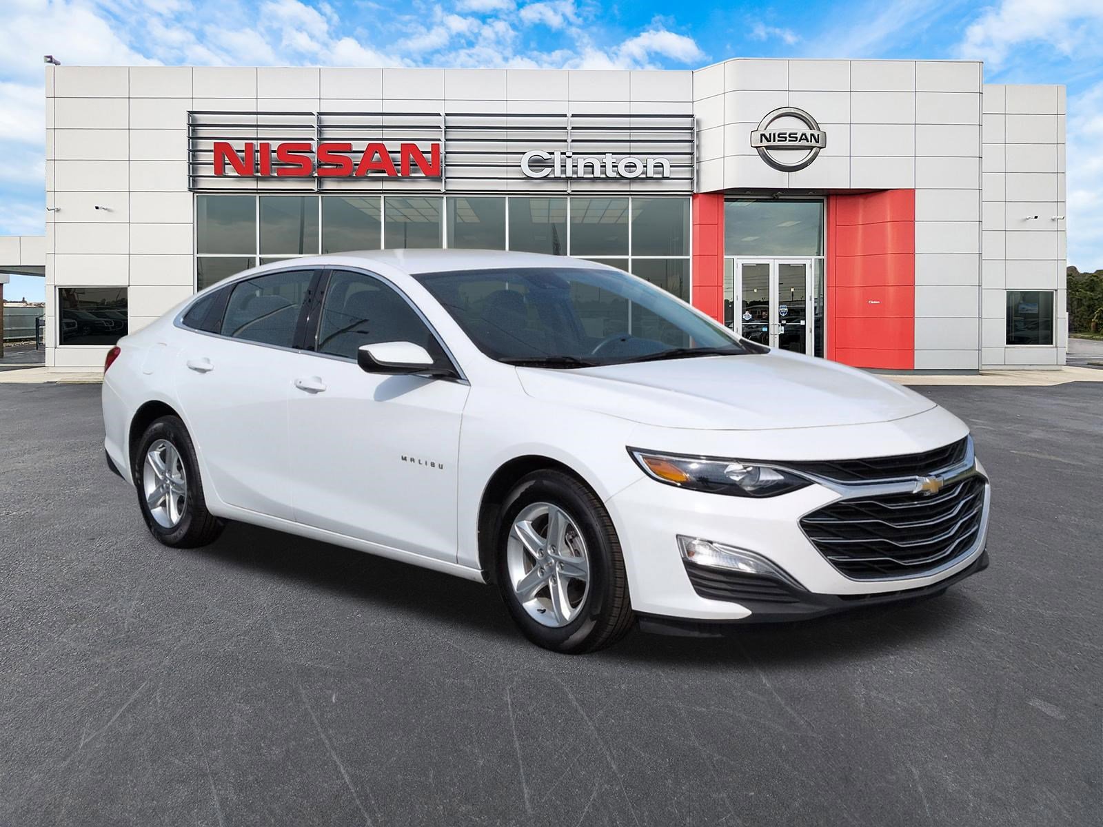 Used 2024 Chevrolet Malibu LS image 1